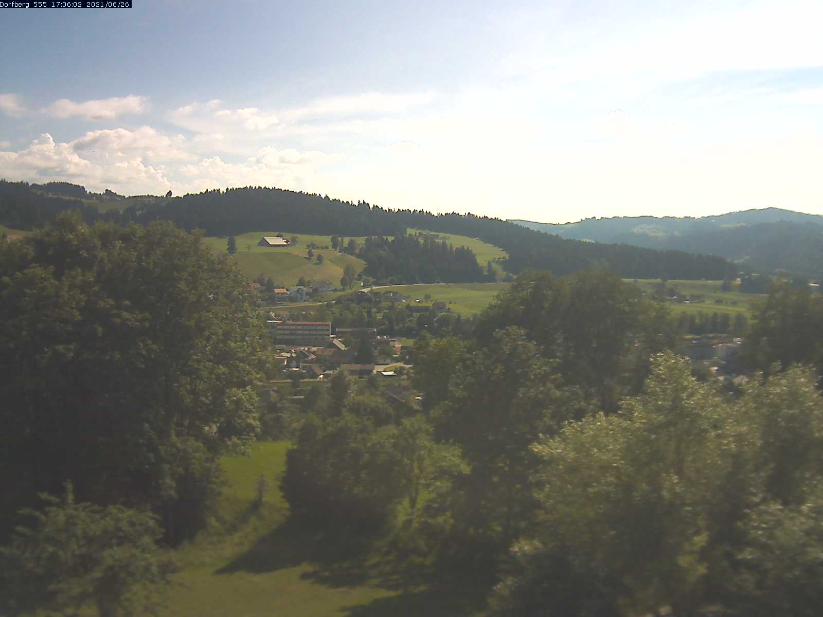 Webcam-Bild: Aussicht vom Dorfberg in Langnau 20210626-170601