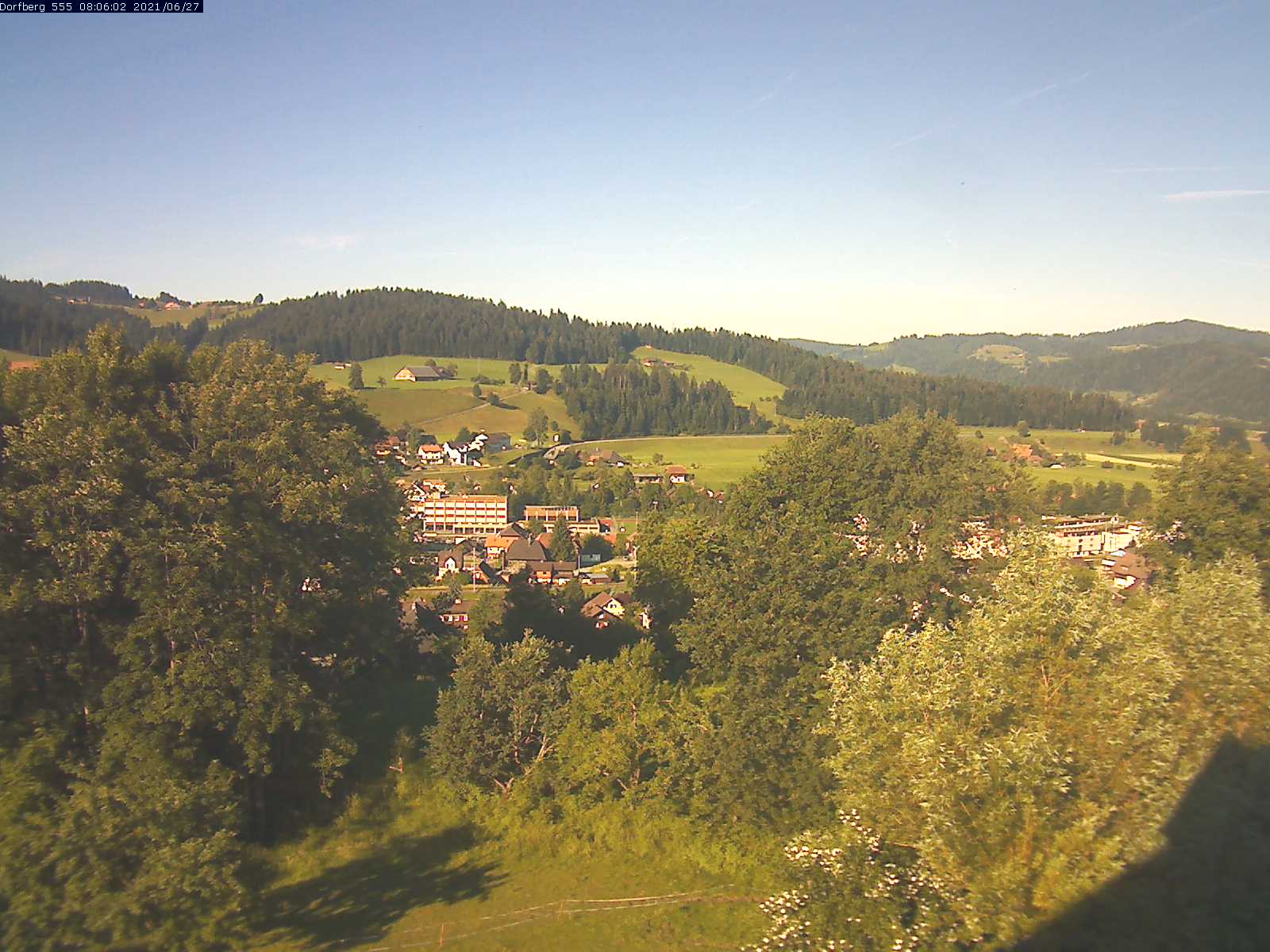 Webcam-Bild: Aussicht vom Dorfberg in Langnau 20210627-080601