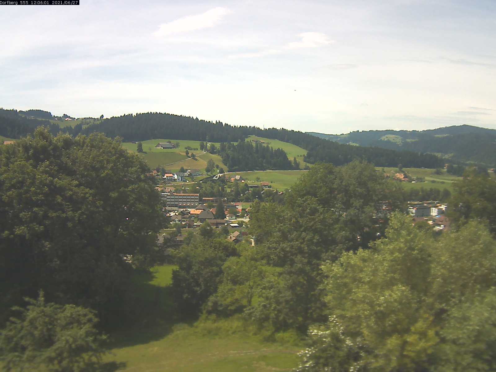 Webcam-Bild: Aussicht vom Dorfberg in Langnau 20210627-120601