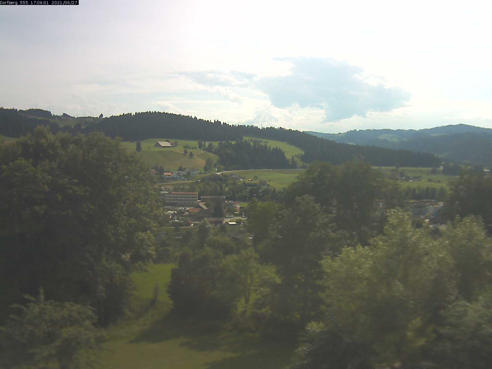 Webcam-Bild: Aussicht vom Dorfberg in Langnau 20210627-170601