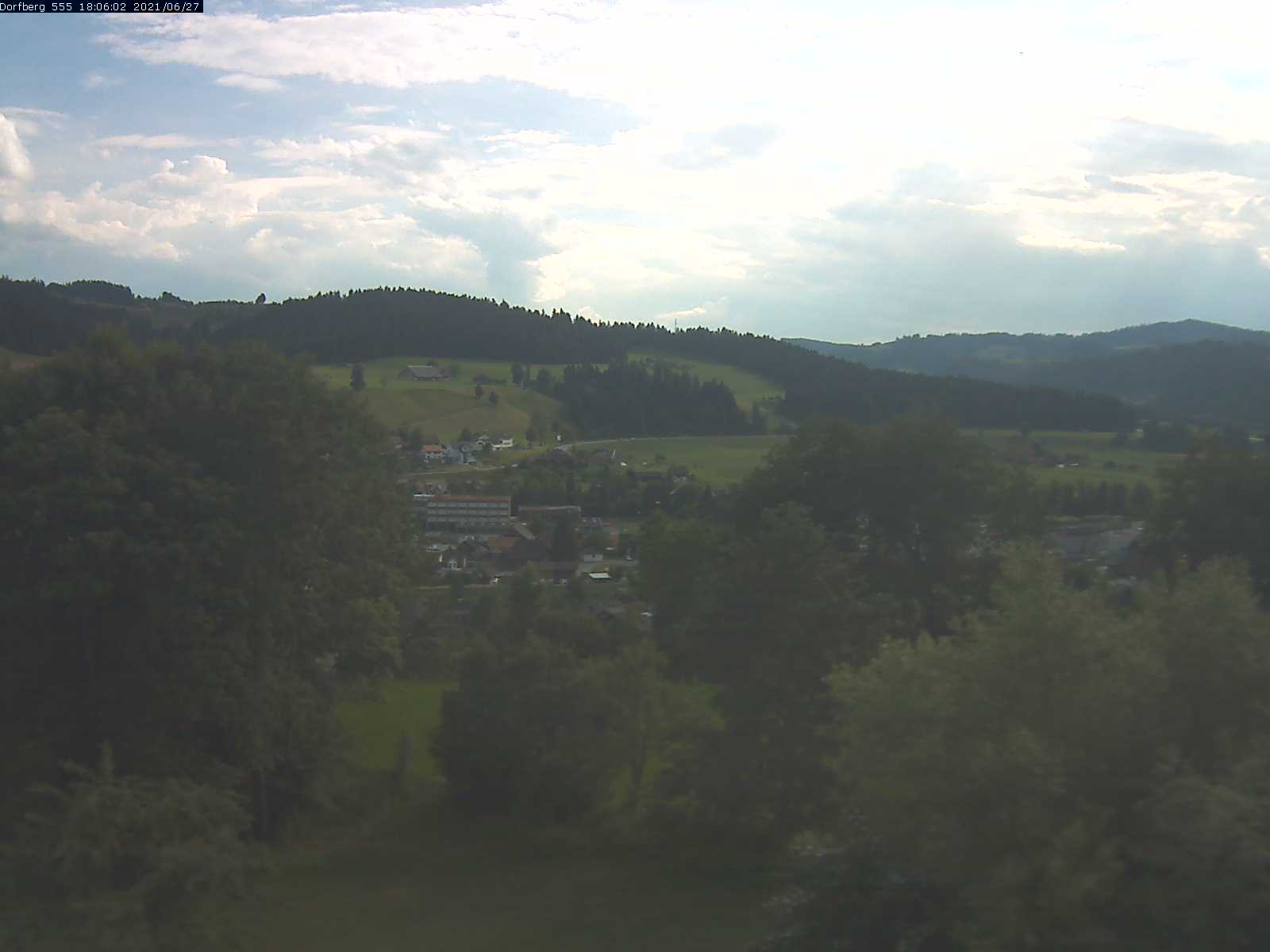 Webcam-Bild: Aussicht vom Dorfberg in Langnau 20210627-180601