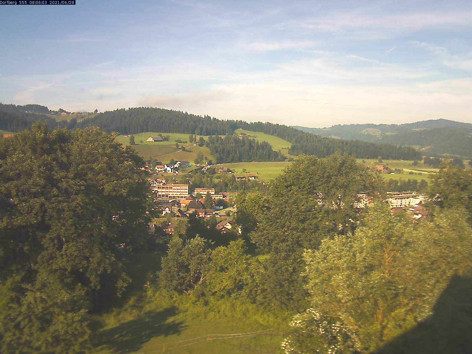 Webcam-Bild: Aussicht vom Dorfberg in Langnau 20210628-080601