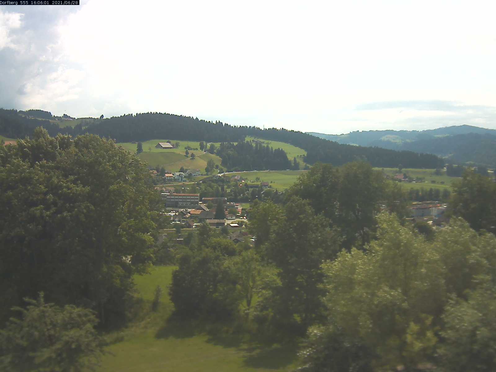 Webcam-Bild: Aussicht vom Dorfberg in Langnau 20210628-160601