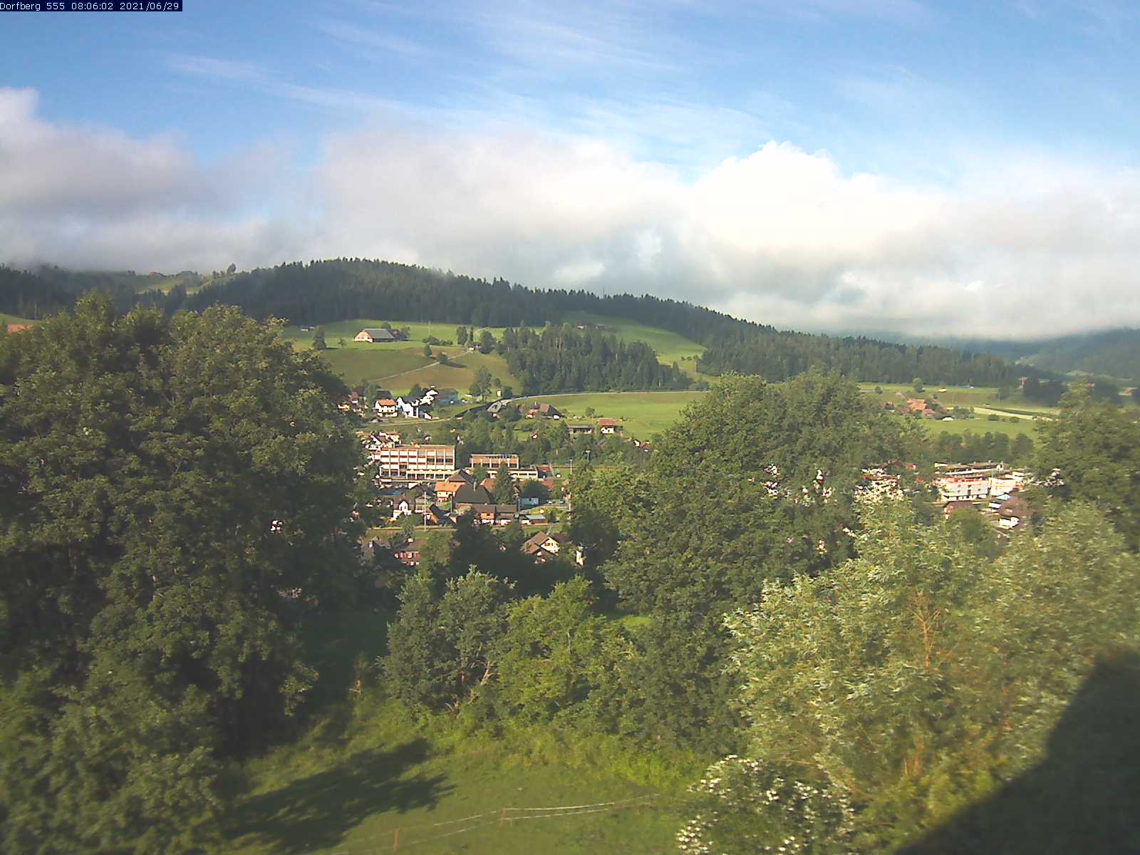 Webcam-Bild: Aussicht vom Dorfberg in Langnau 20210629-080601