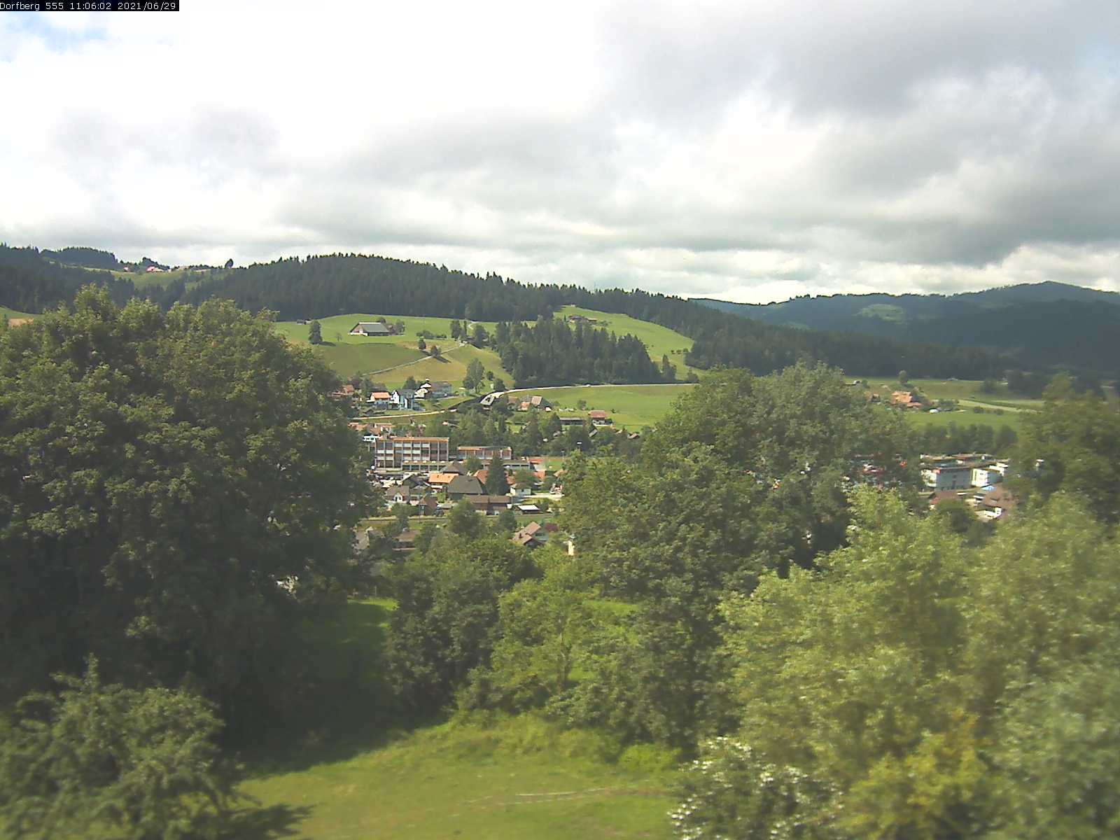 Webcam-Bild: Aussicht vom Dorfberg in Langnau 20210629-110601