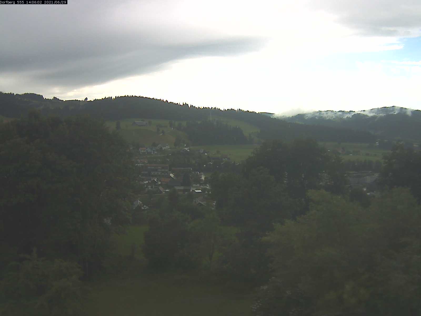 Webcam-Bild: Aussicht vom Dorfberg in Langnau 20210629-140601