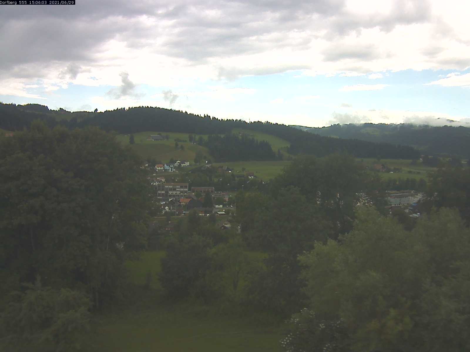 Webcam-Bild: Aussicht vom Dorfberg in Langnau 20210629-150601
