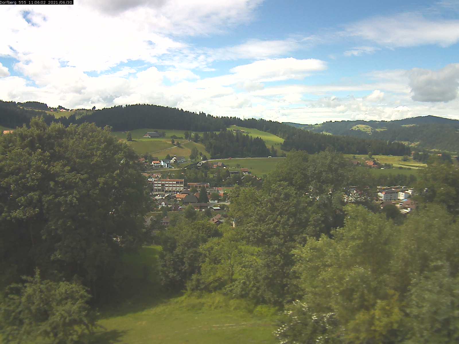 Webcam-Bild: Aussicht vom Dorfberg in Langnau 20210630-110601