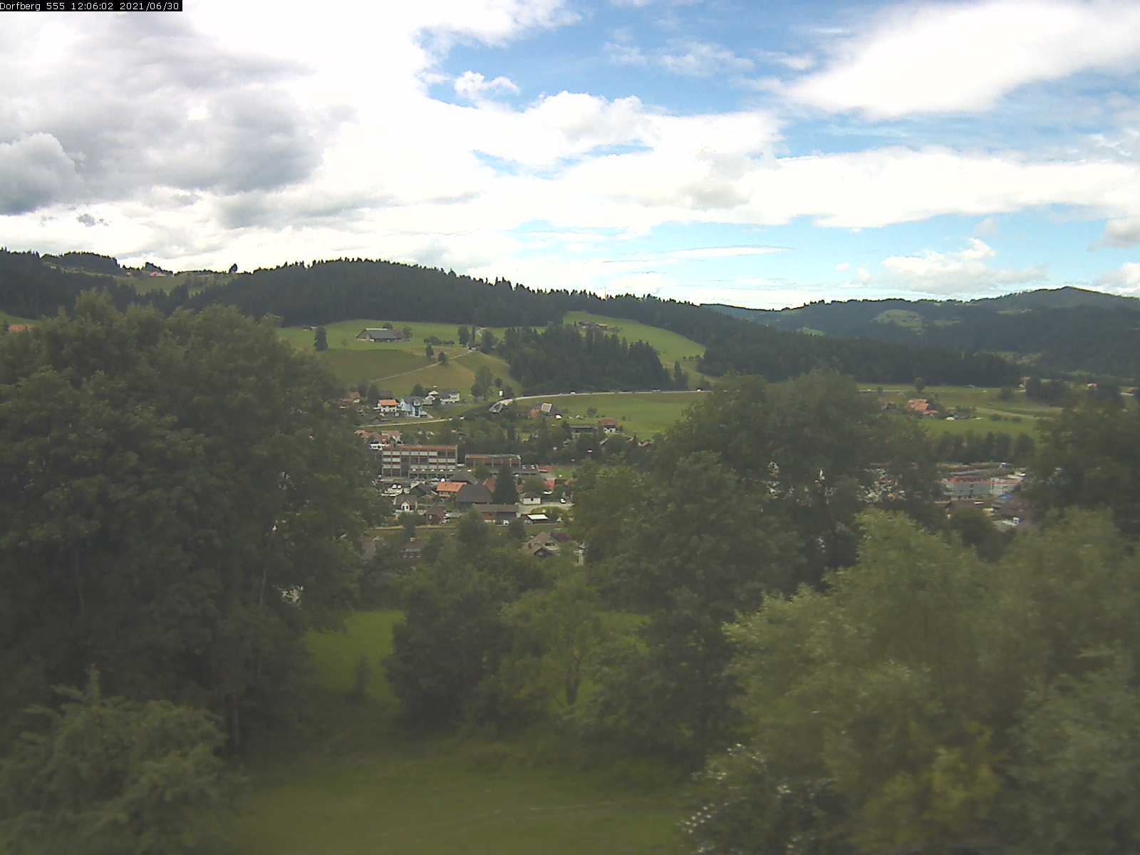 Webcam-Bild: Aussicht vom Dorfberg in Langnau 20210630-120601