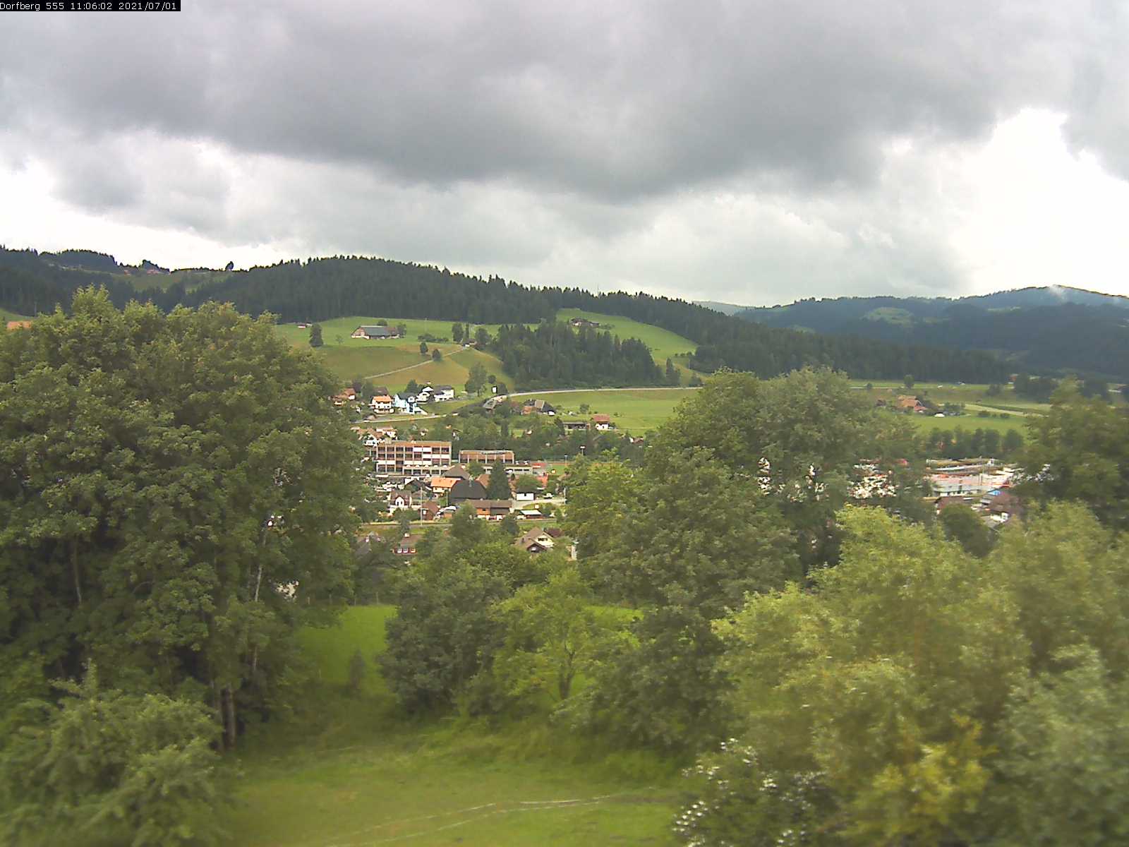 Webcam-Bild: Aussicht vom Dorfberg in Langnau 20210701-110601
