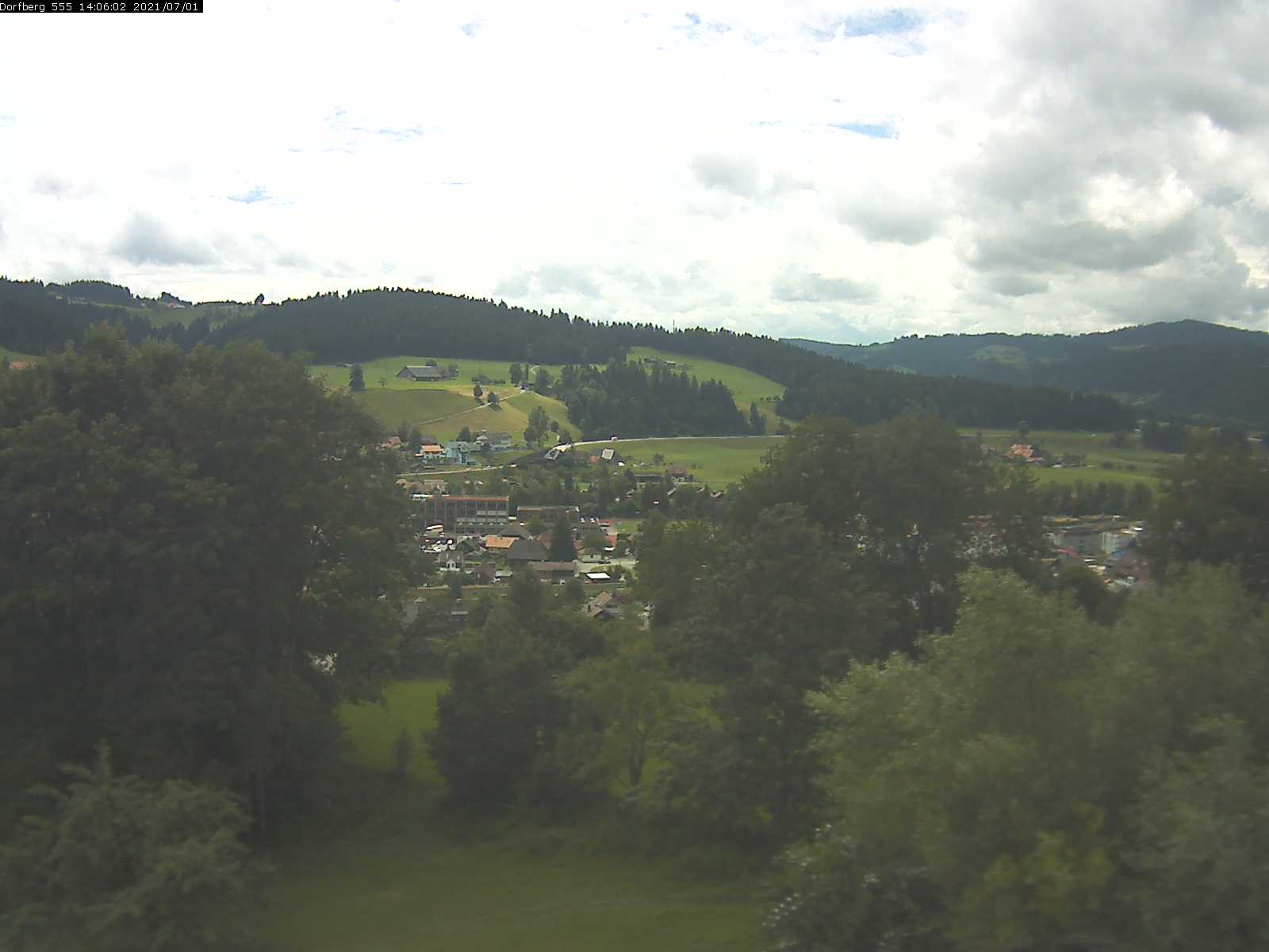 Webcam-Bild: Aussicht vom Dorfberg in Langnau 20210701-140601