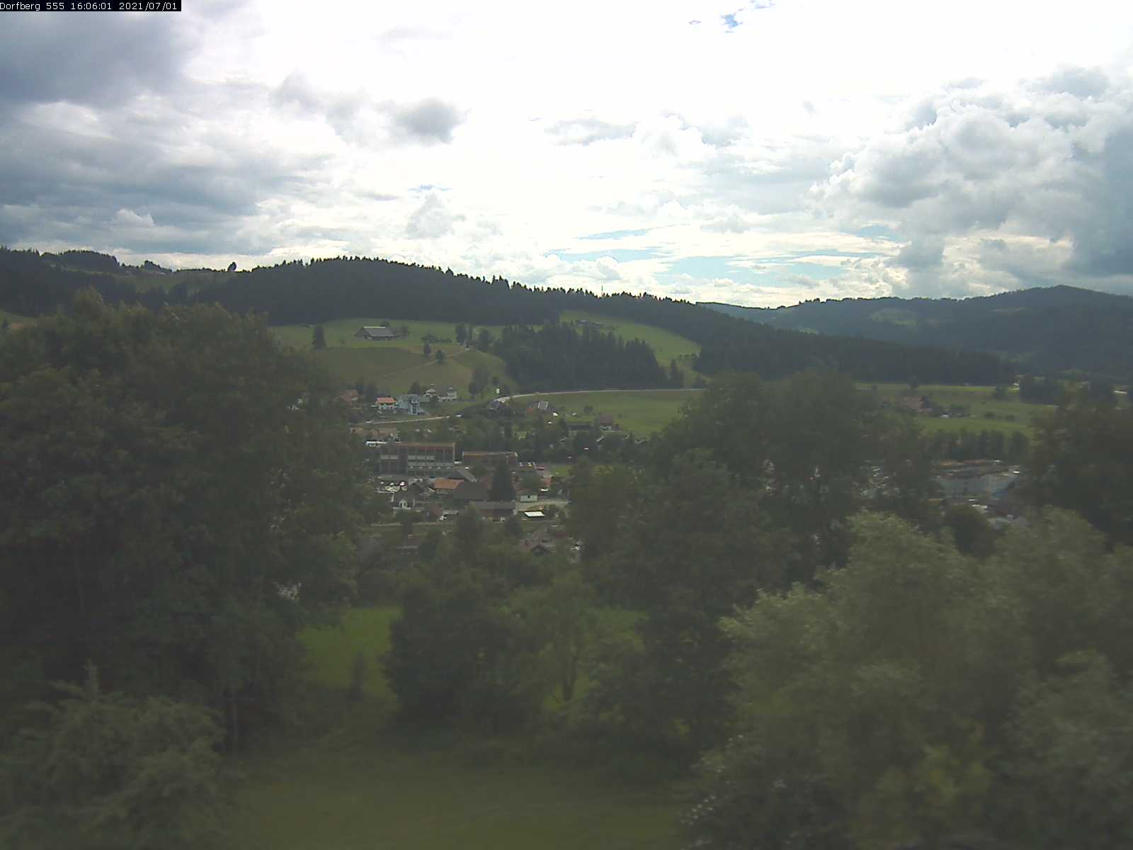 Webcam-Bild: Aussicht vom Dorfberg in Langnau 20210701-160601