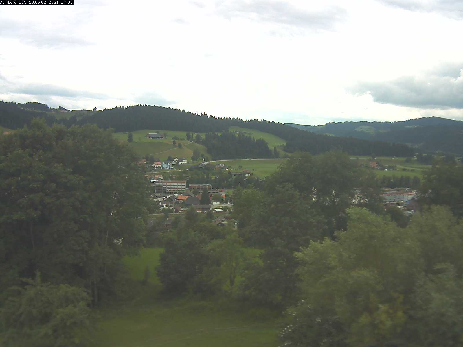 Webcam-Bild: Aussicht vom Dorfberg in Langnau 20210701-190601
