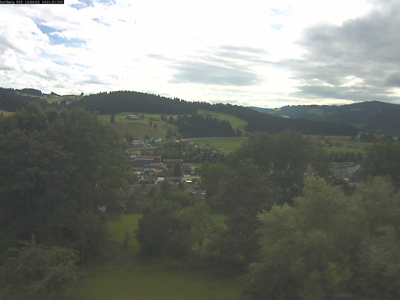 Webcam-Bild: Aussicht vom Dorfberg in Langnau 20210705-160601