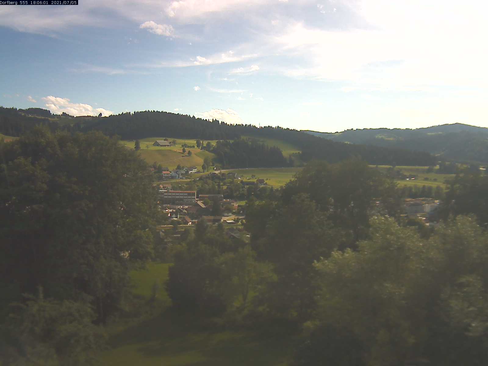 Webcam-Bild: Aussicht vom Dorfberg in Langnau 20210705-180601
