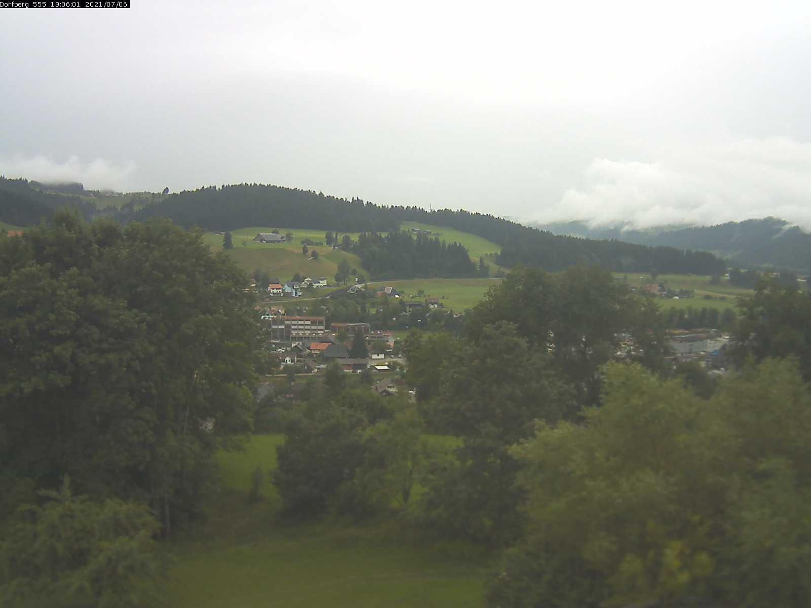 Webcam-Bild: Aussicht vom Dorfberg in Langnau 20210706-190601