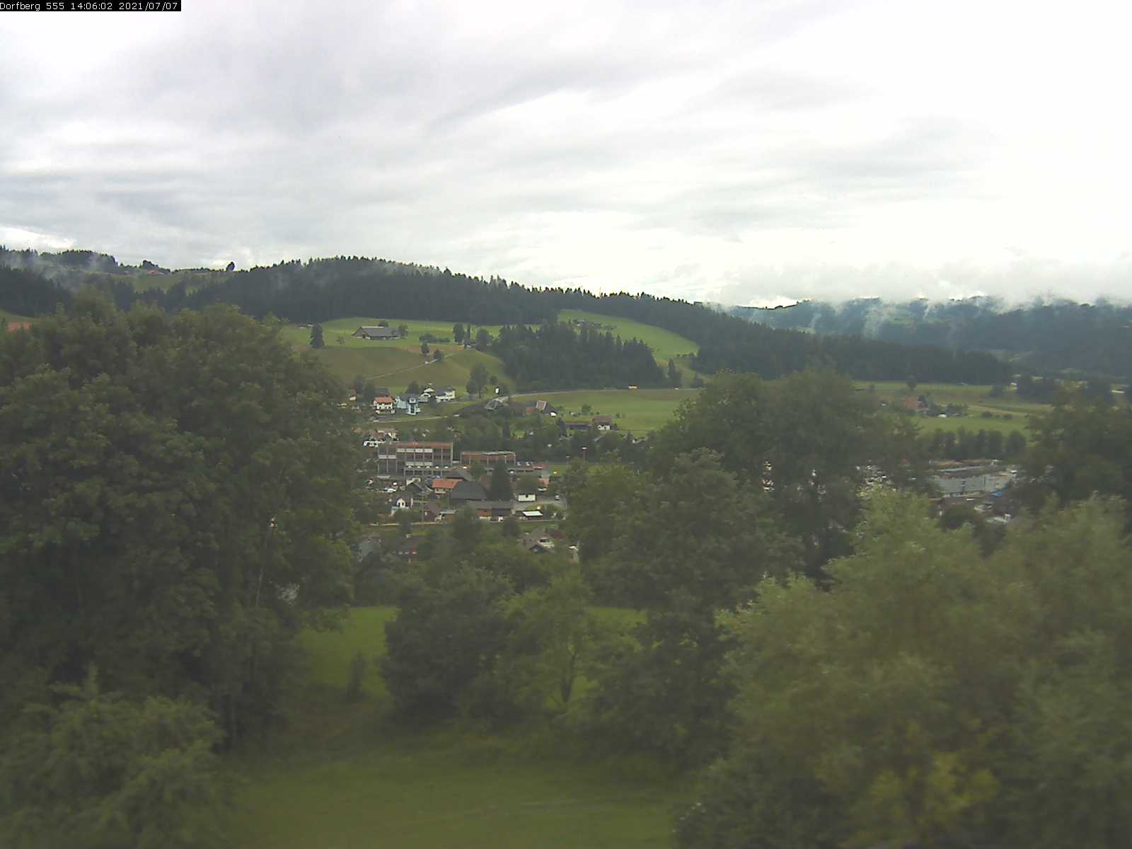 Webcam-Bild: Aussicht vom Dorfberg in Langnau 20210707-140601