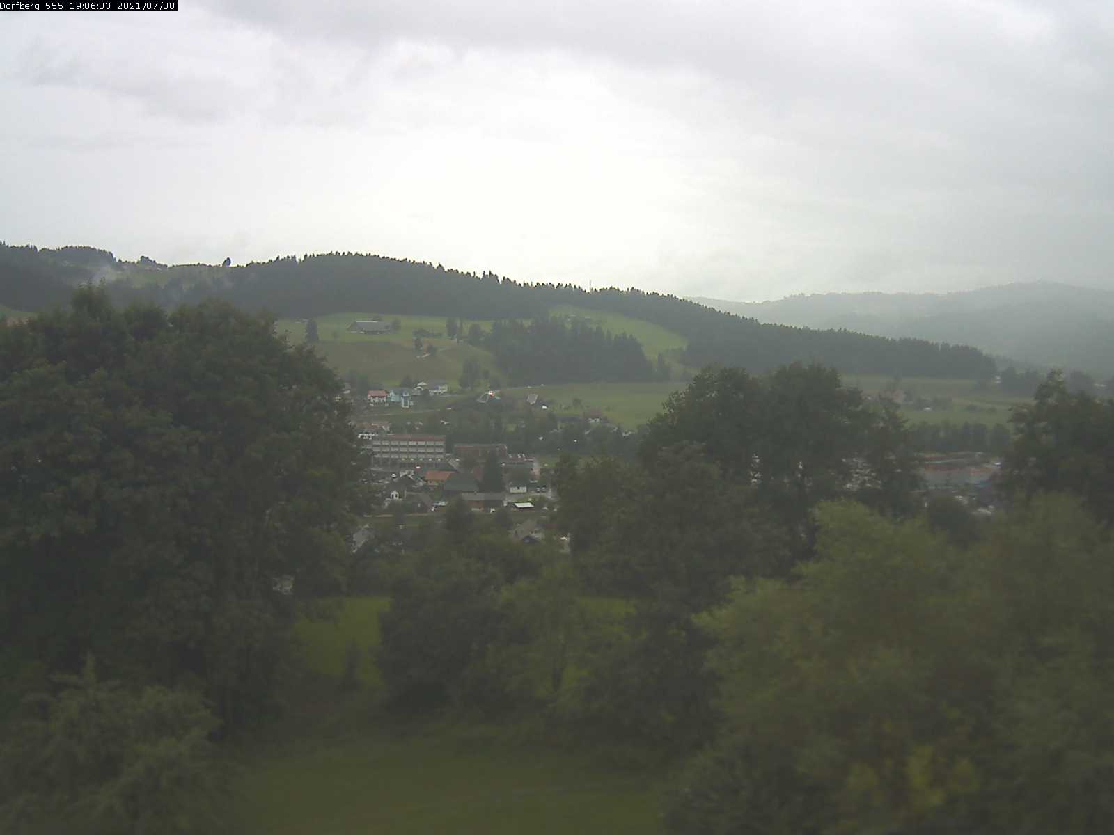 Webcam-Bild: Aussicht vom Dorfberg in Langnau 20210708-190601