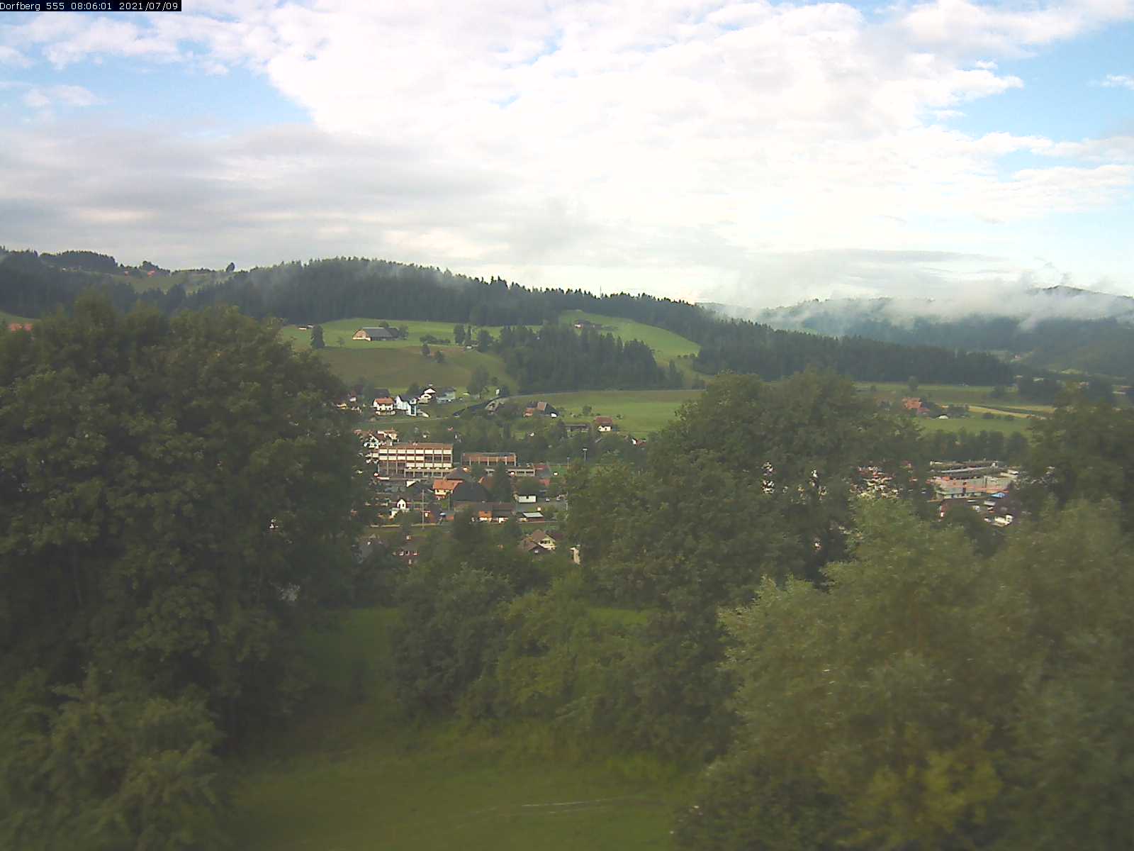 Webcam-Bild: Aussicht vom Dorfberg in Langnau 20210709-080601