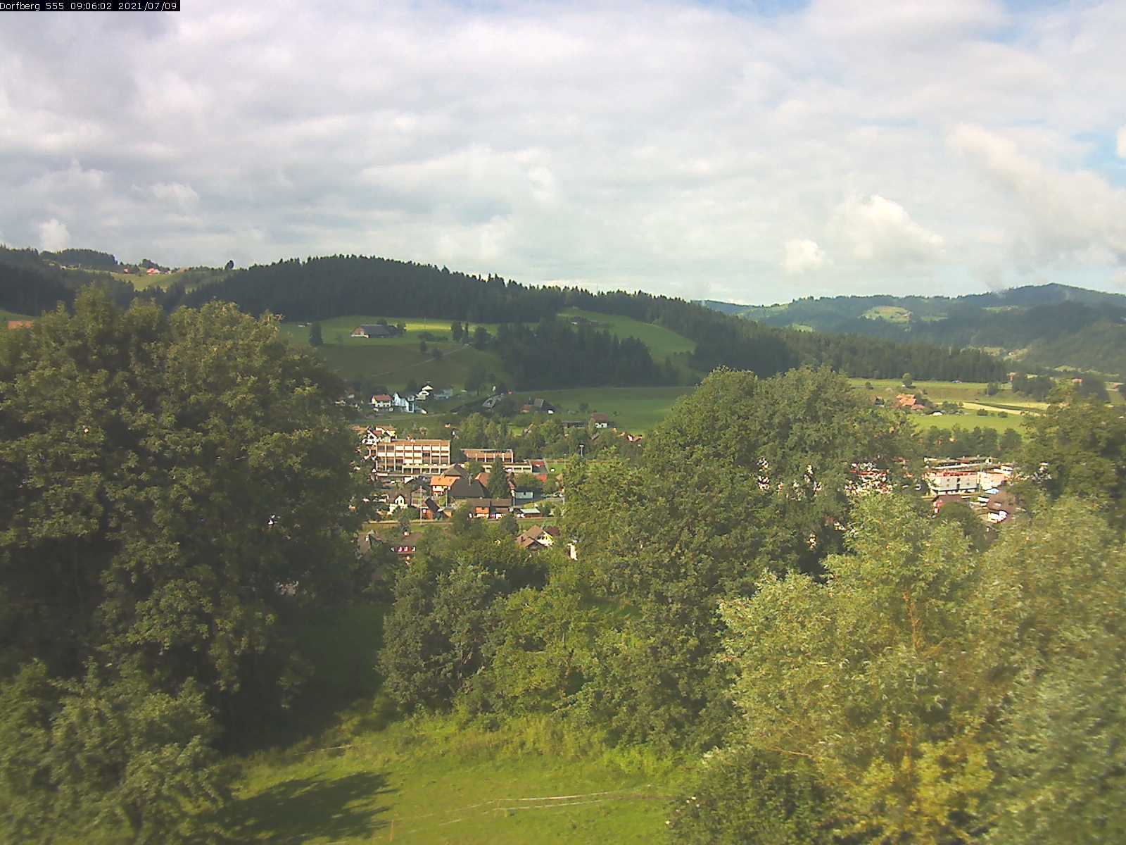 Webcam-Bild: Aussicht vom Dorfberg in Langnau 20210709-090601