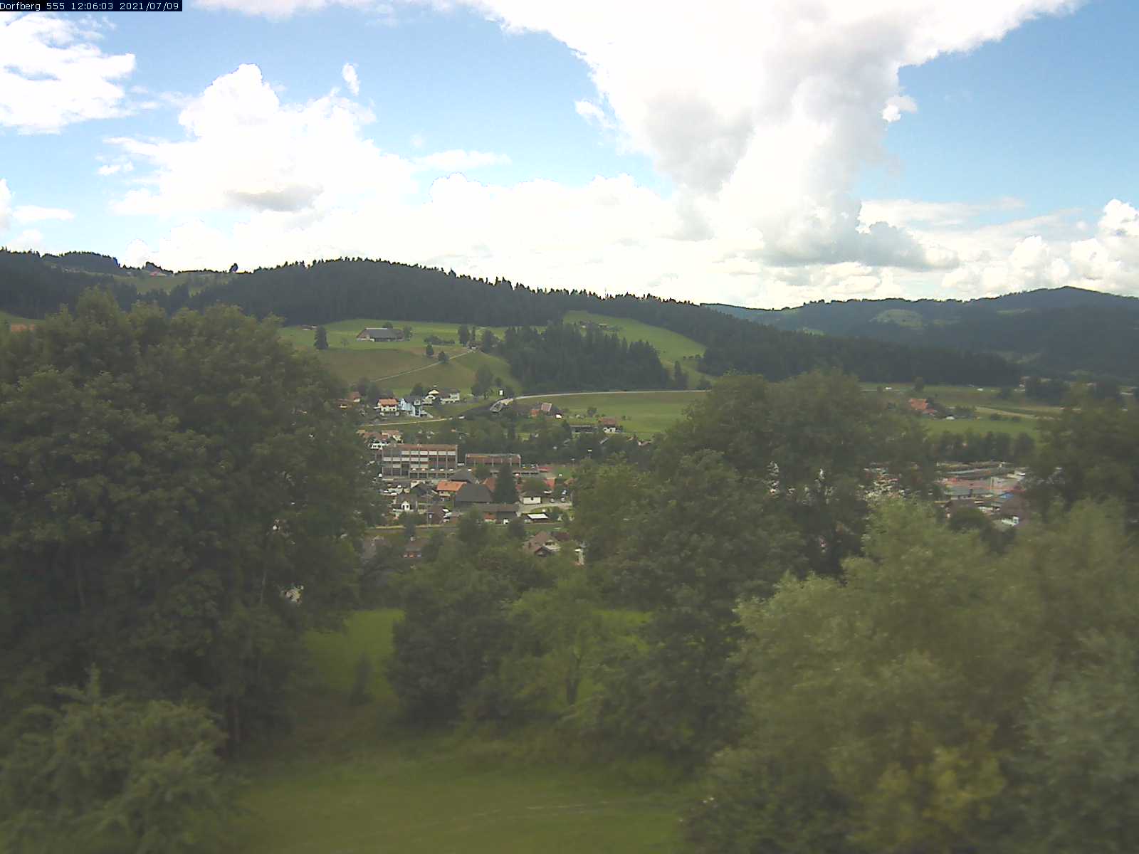 Webcam-Bild: Aussicht vom Dorfberg in Langnau 20210709-120601