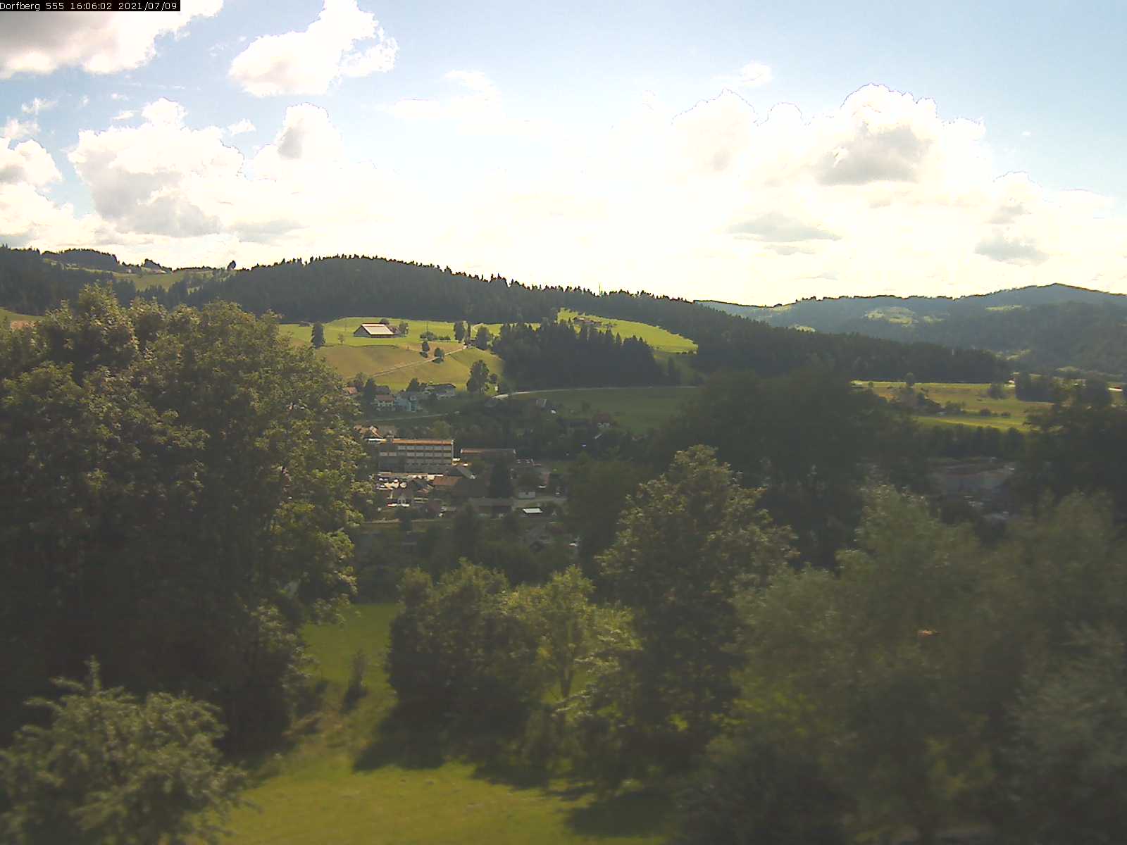 Webcam-Bild: Aussicht vom Dorfberg in Langnau 20210709-160601