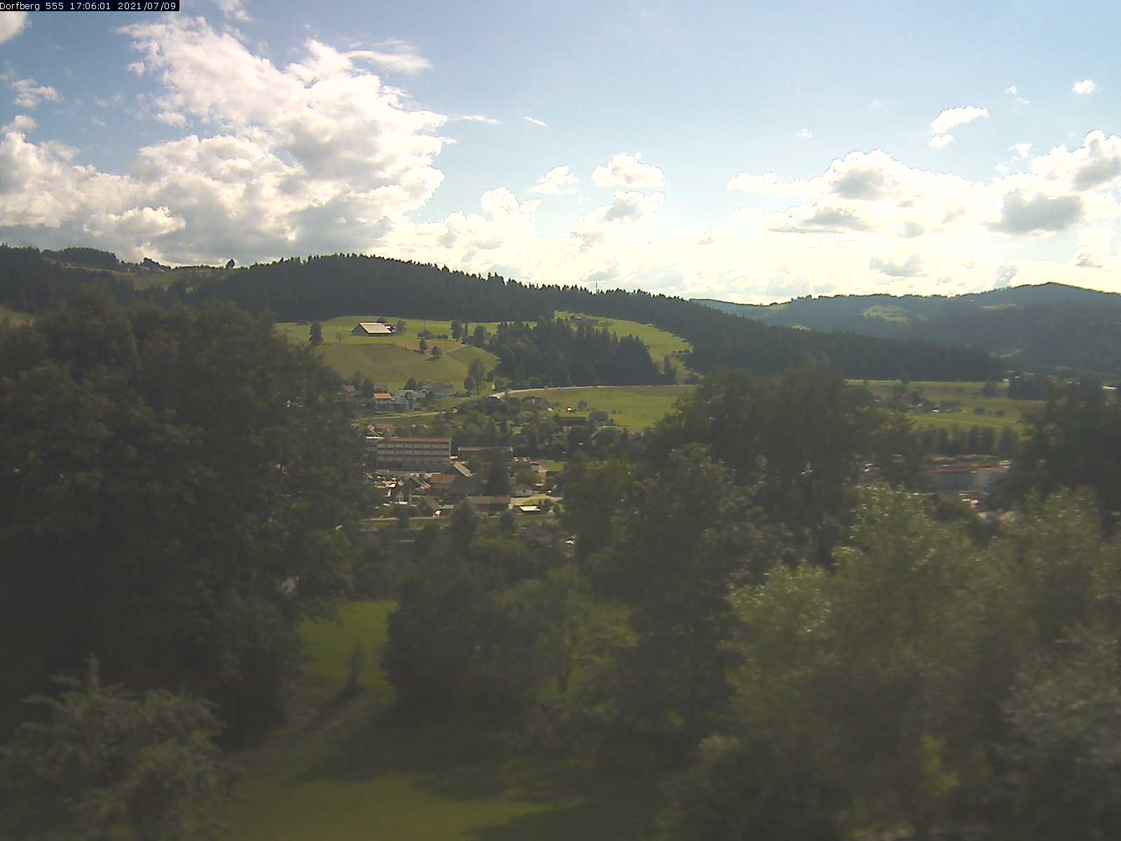 Webcam-Bild: Aussicht vom Dorfberg in Langnau 20210709-170601