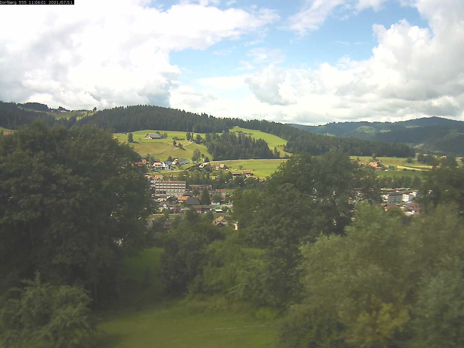 Webcam-Bild: Aussicht vom Dorfberg in Langnau 20210711-110601