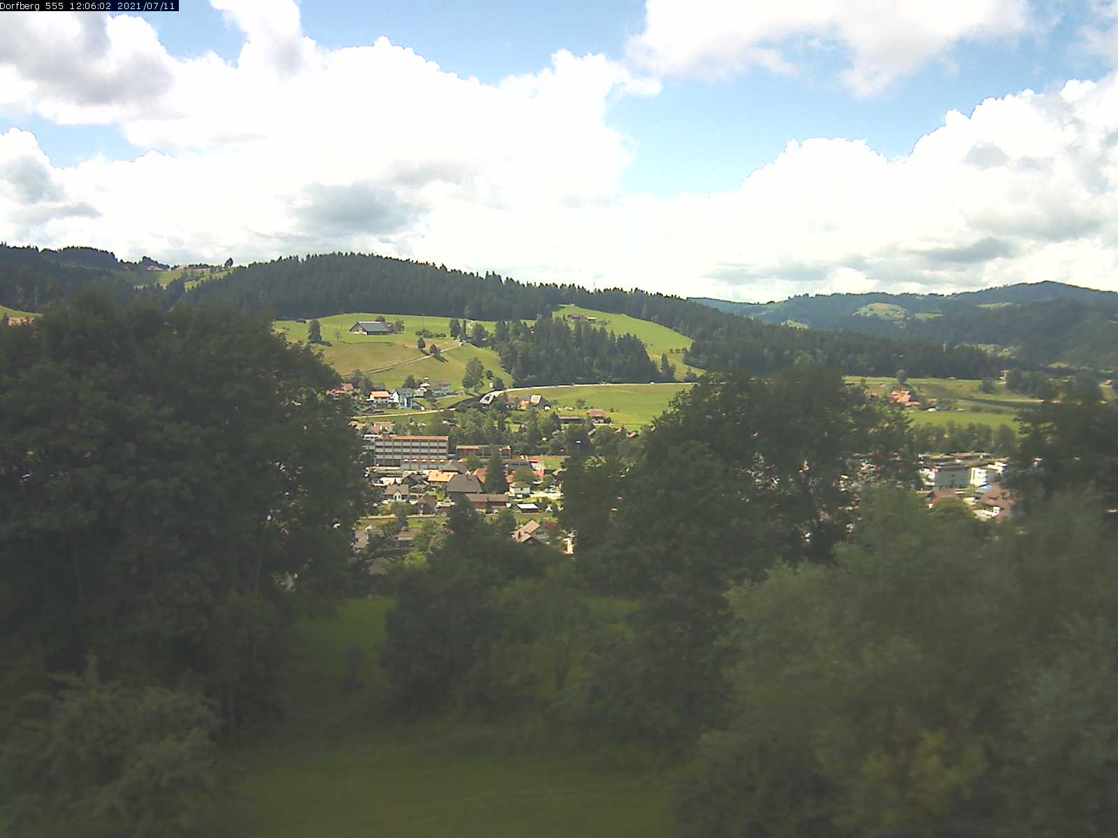 Webcam-Bild: Aussicht vom Dorfberg in Langnau 20210711-120601