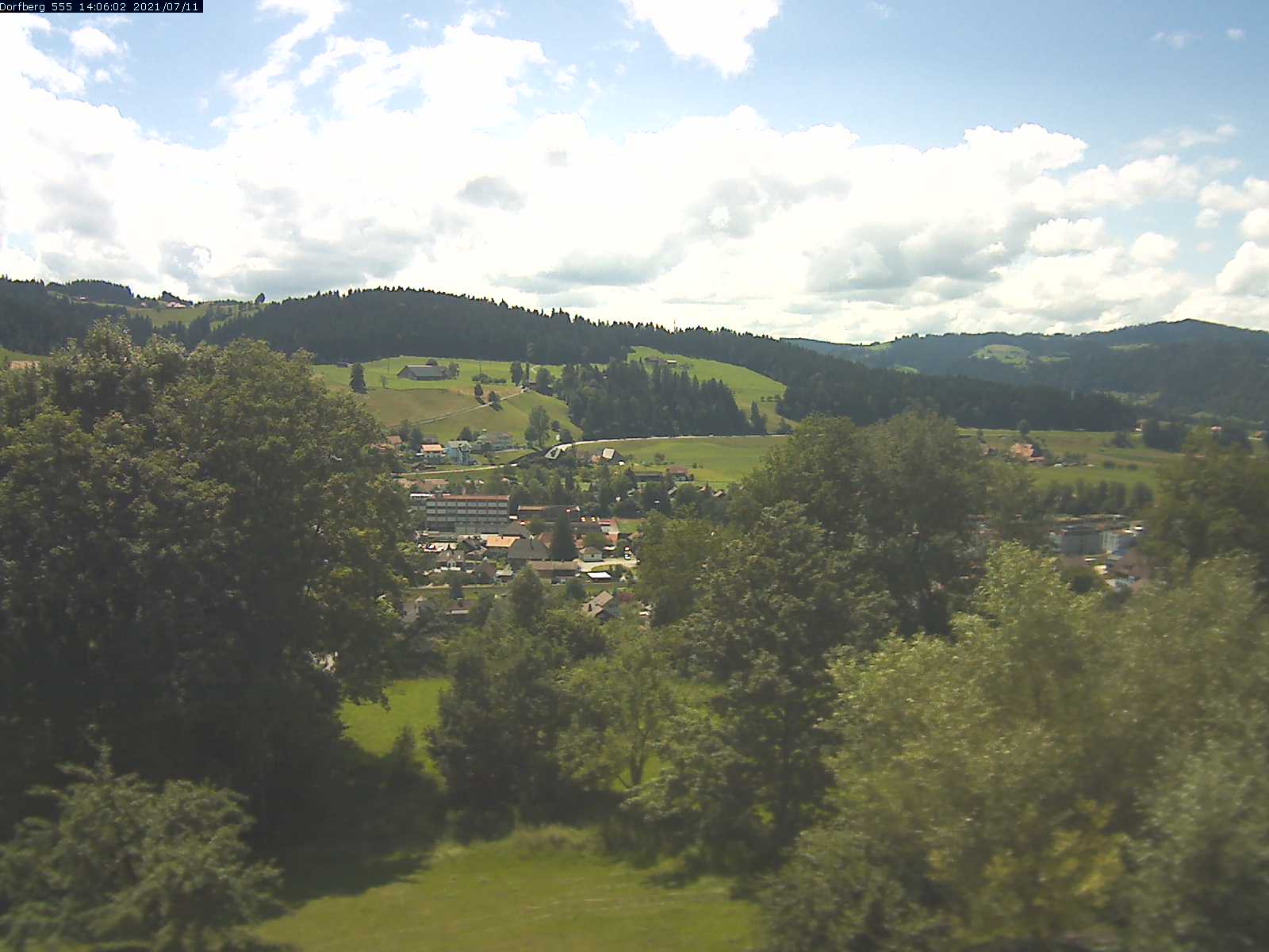 Webcam-Bild: Aussicht vom Dorfberg in Langnau 20210711-140601