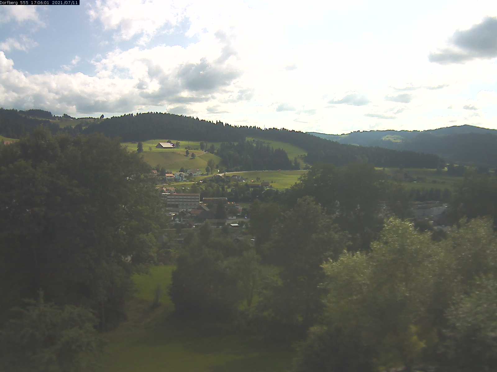 Webcam-Bild: Aussicht vom Dorfberg in Langnau 20210711-170601