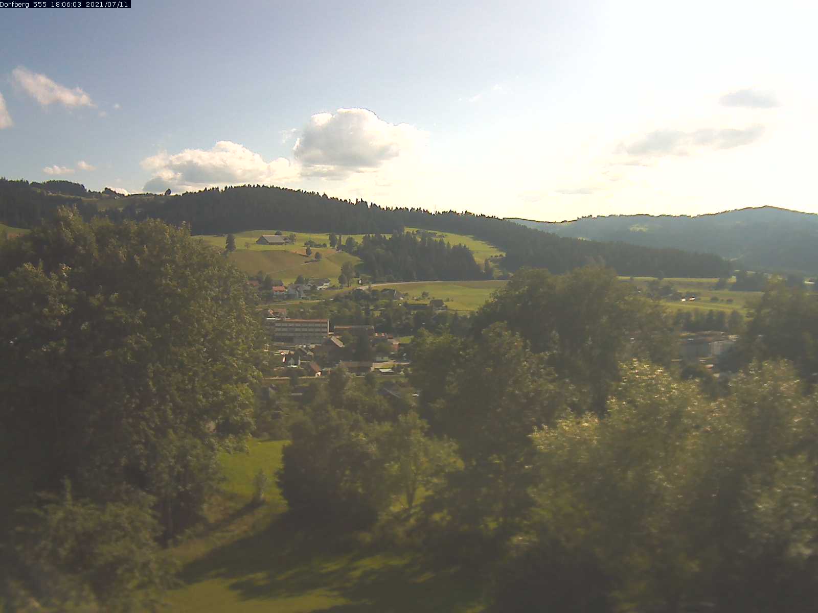 Webcam-Bild: Aussicht vom Dorfberg in Langnau 20210711-180601