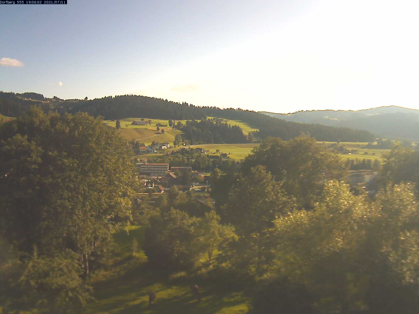 Webcam-Bild: Aussicht vom Dorfberg in Langnau 20210711-190602