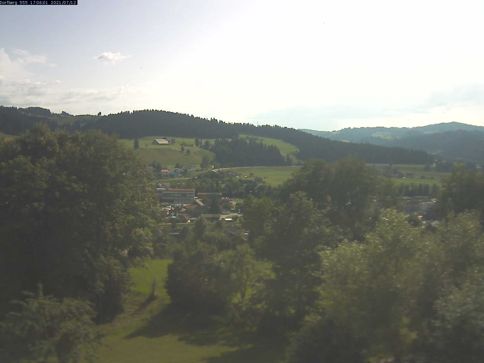 Webcam-Bild: Aussicht vom Dorfberg in Langnau 20210712-170601