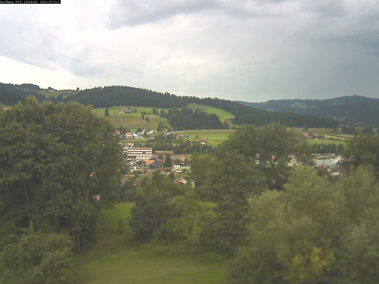 Webcam-Bild: Aussicht vom Dorfberg in Langnau 20210712-180601