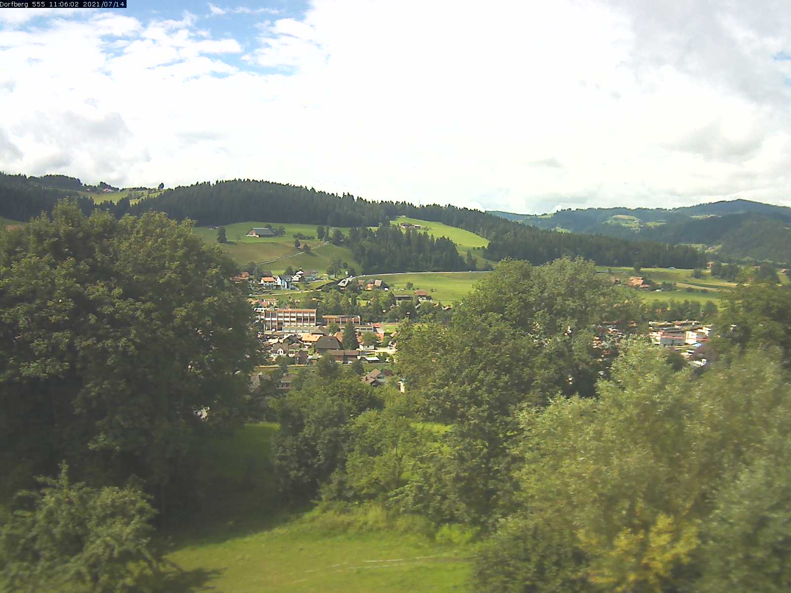 Webcam-Bild: Aussicht vom Dorfberg in Langnau 20210714-110601