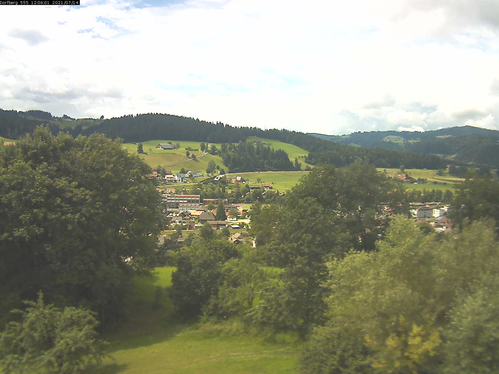 Webcam-Bild: Aussicht vom Dorfberg in Langnau 20210714-120601