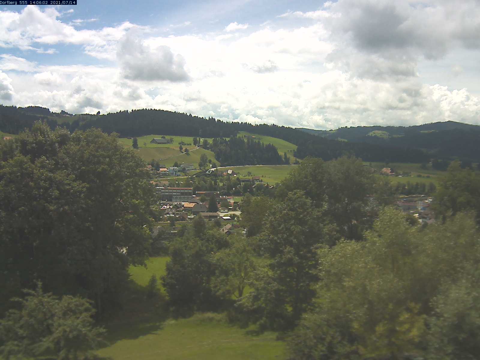 Webcam-Bild: Aussicht vom Dorfberg in Langnau 20210714-140601