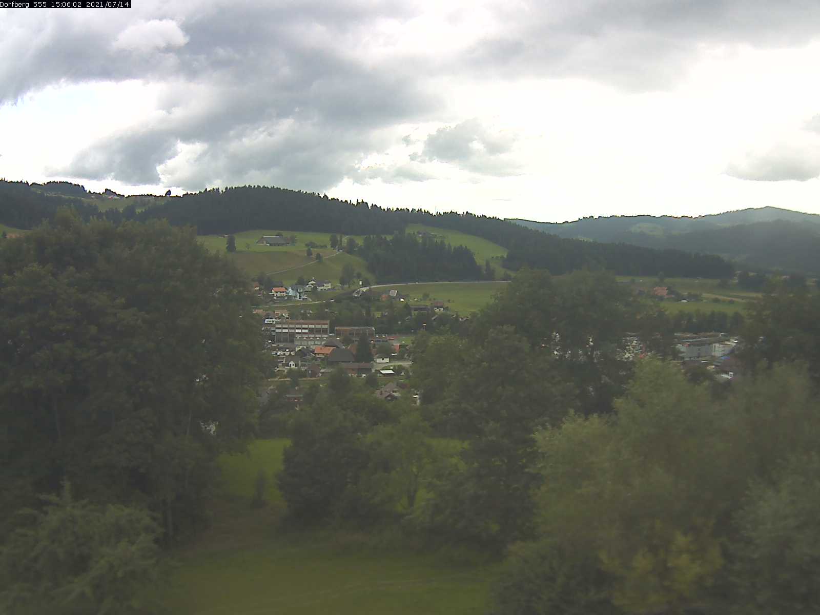 Webcam-Bild: Aussicht vom Dorfberg in Langnau 20210714-150601