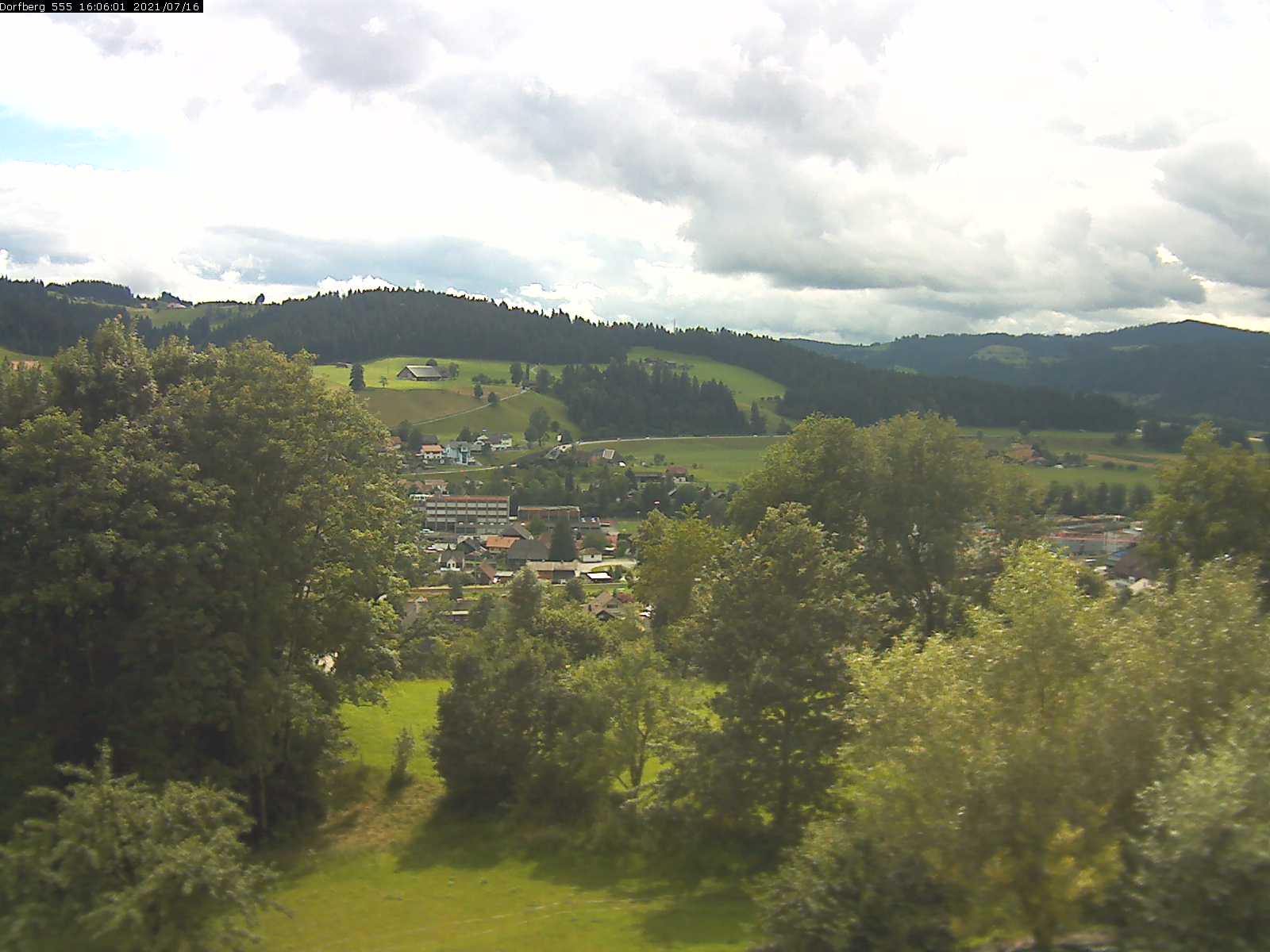 Webcam-Bild: Aussicht vom Dorfberg in Langnau 20210716-160601