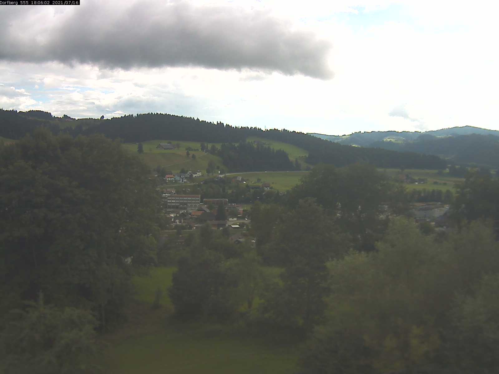 Webcam-Bild: Aussicht vom Dorfberg in Langnau 20210716-180601