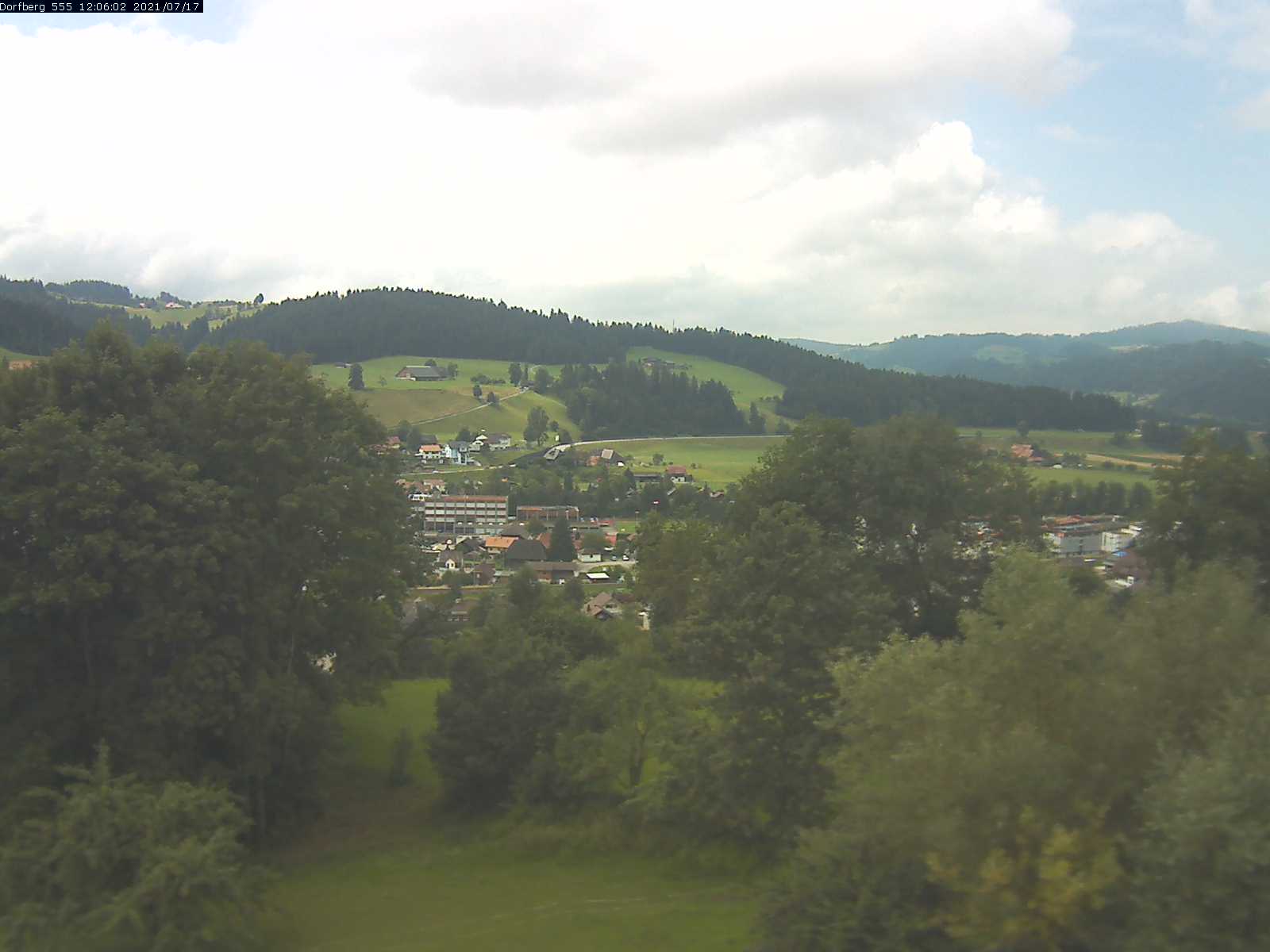 Webcam-Bild: Aussicht vom Dorfberg in Langnau 20210717-120601