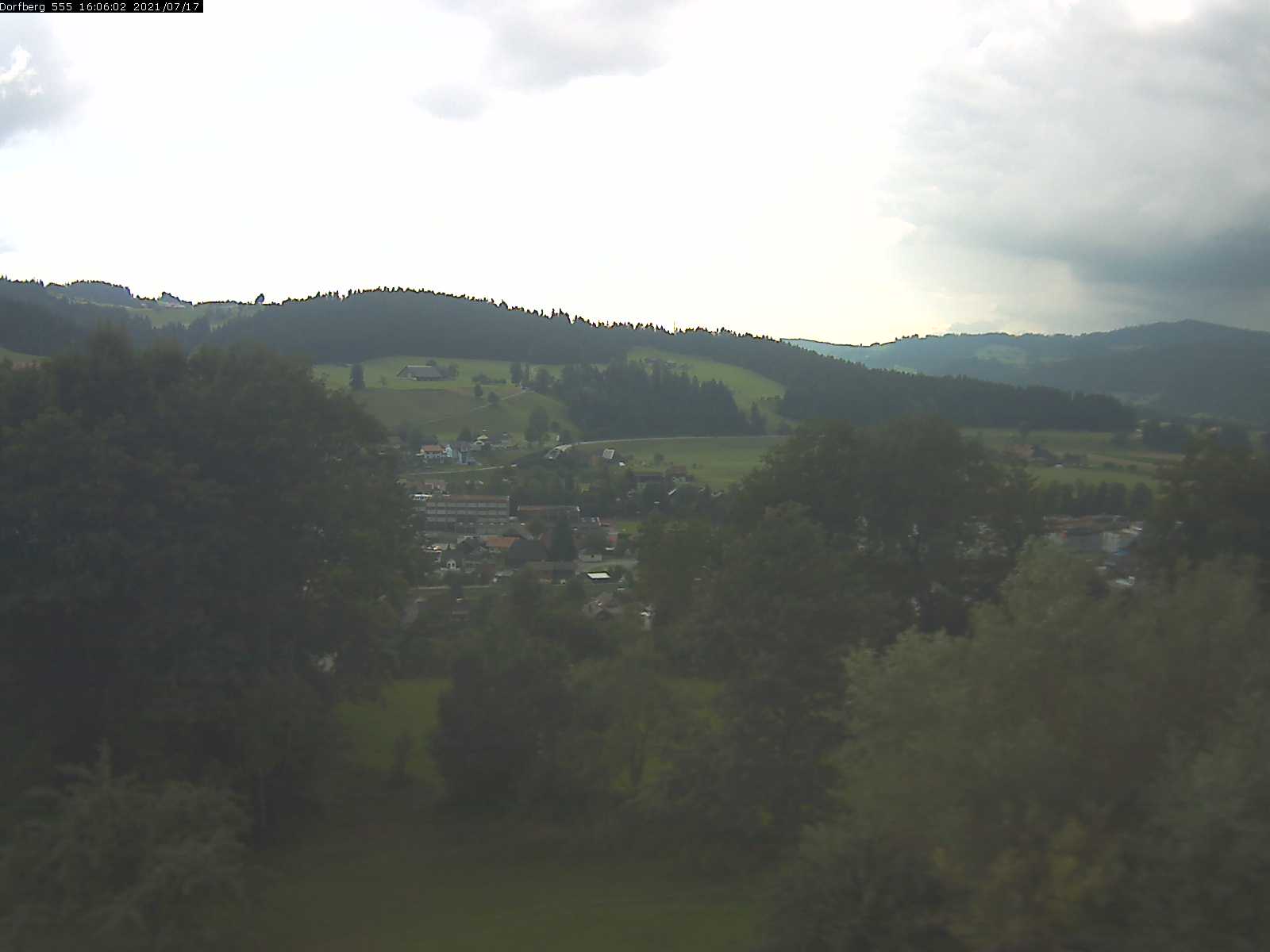 Webcam-Bild: Aussicht vom Dorfberg in Langnau 20210717-160601