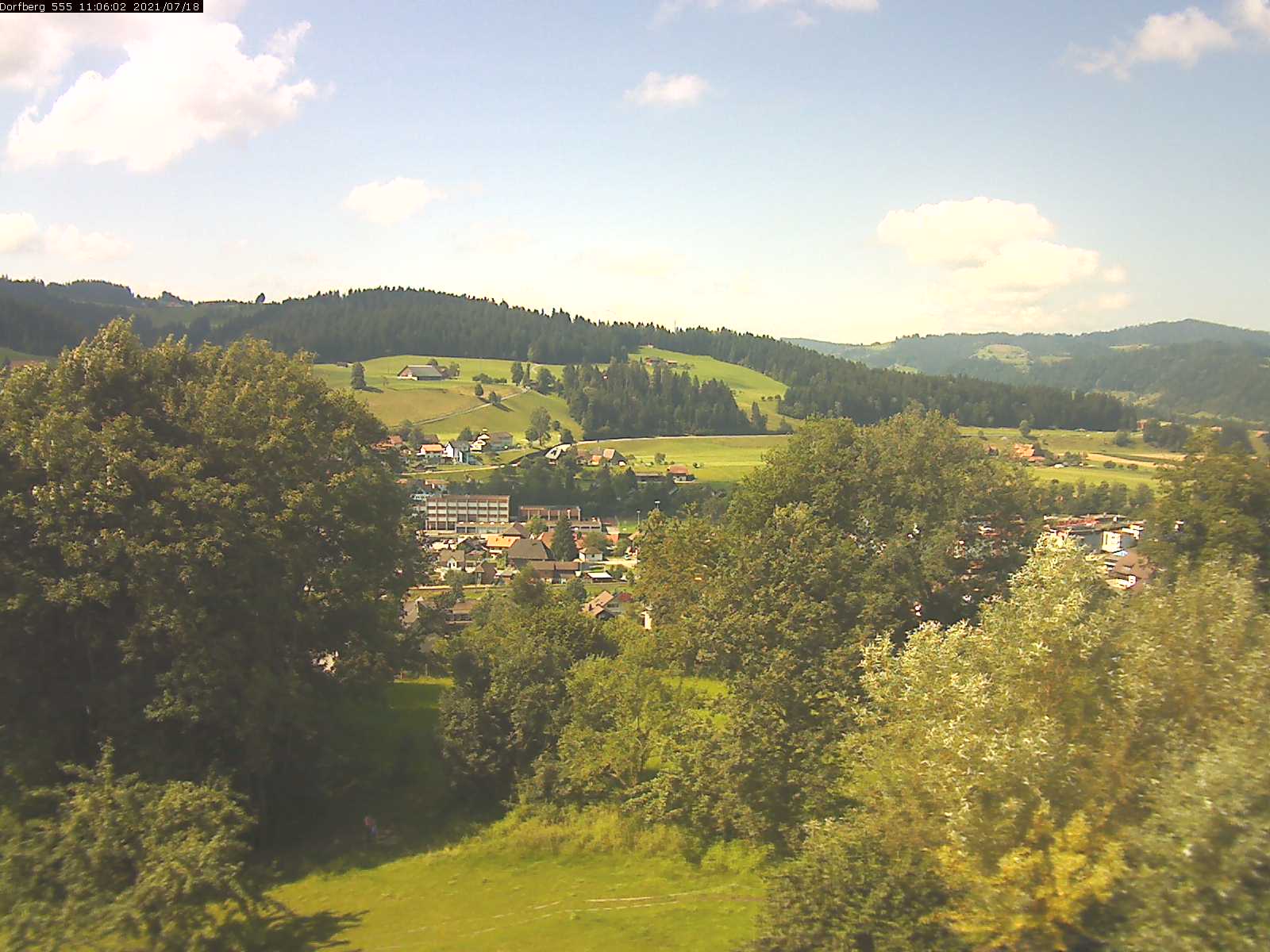 Webcam-Bild: Aussicht vom Dorfberg in Langnau 20210718-110601