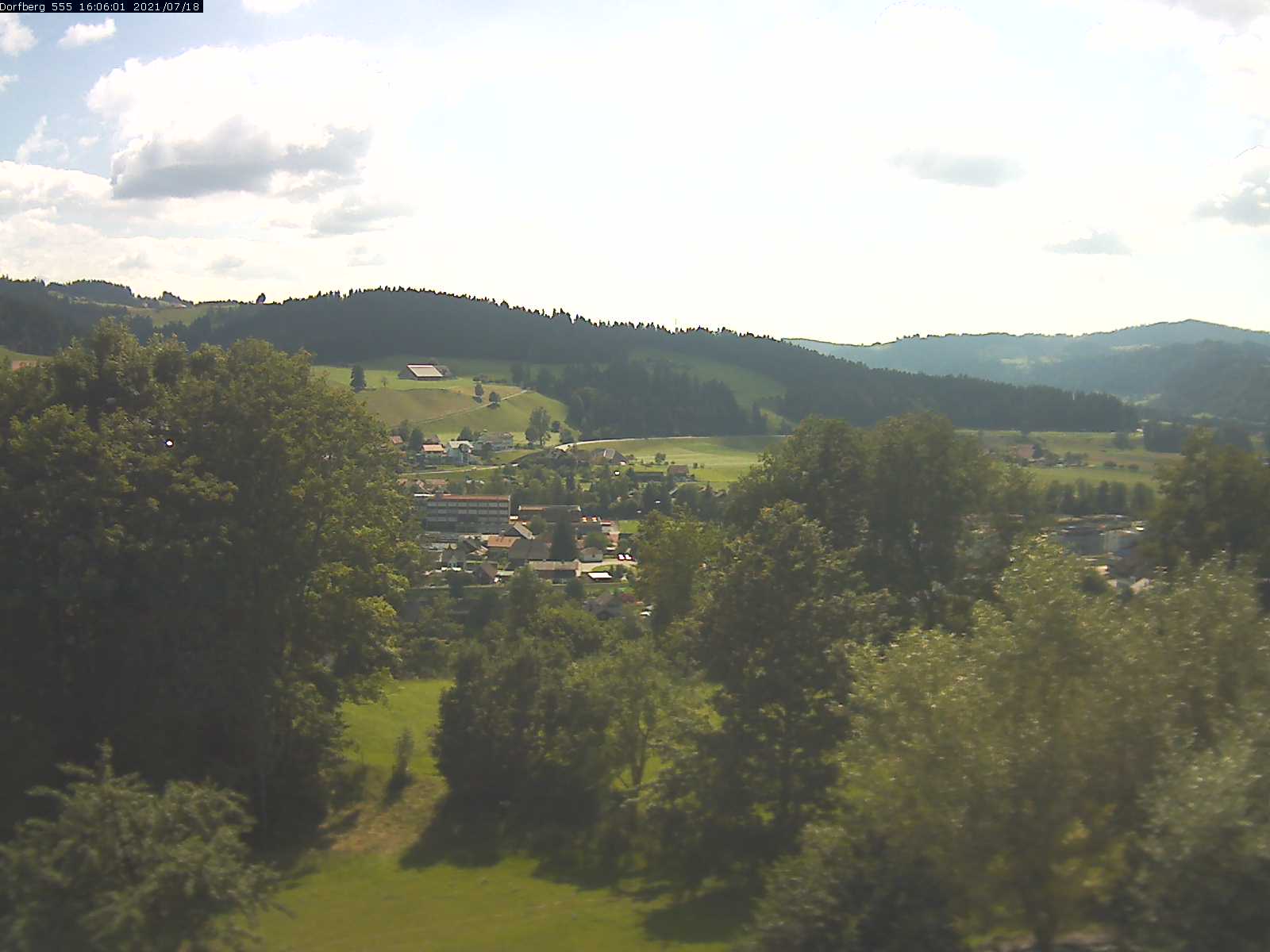Webcam-Bild: Aussicht vom Dorfberg in Langnau 20210718-160601