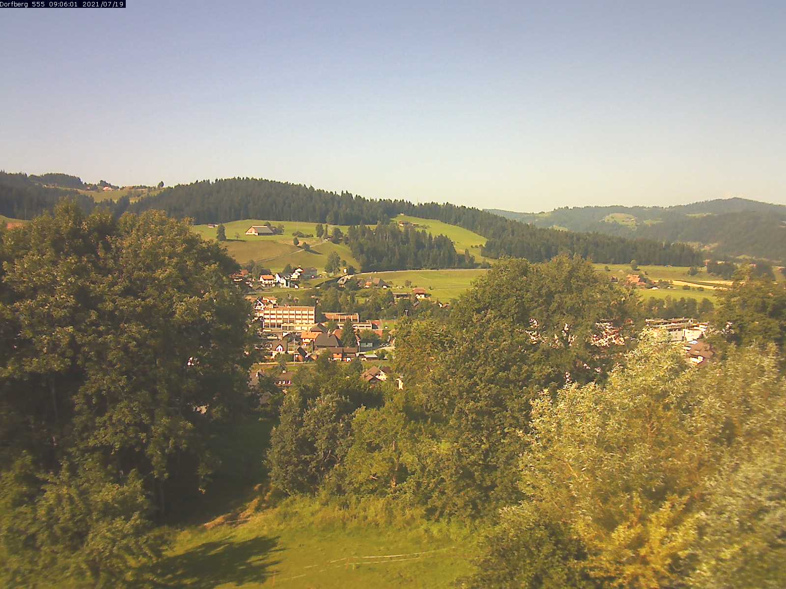 Webcam-Bild: Aussicht vom Dorfberg in Langnau 20210719-090601