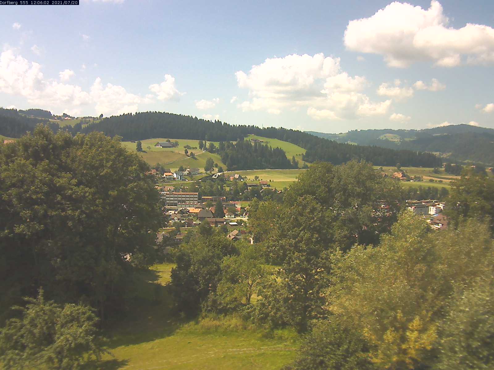 Webcam-Bild: Aussicht vom Dorfberg in Langnau 20210720-120601