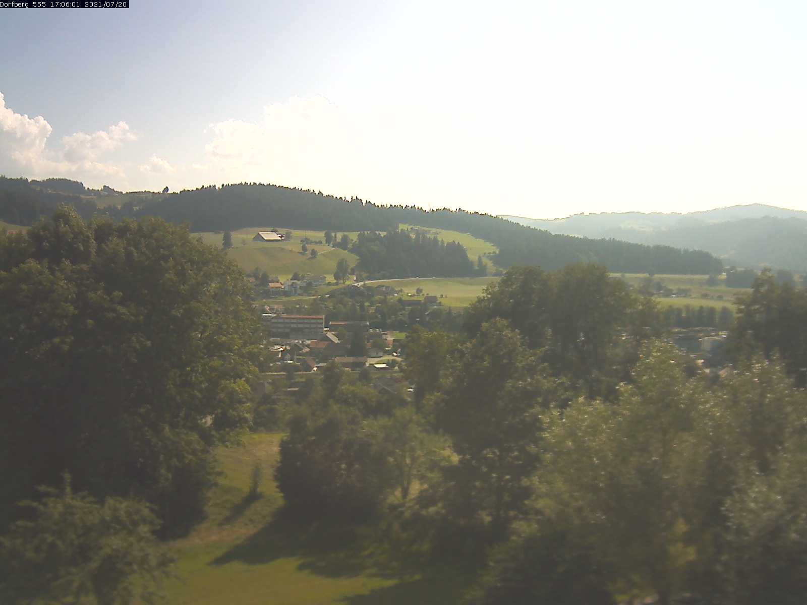 Webcam-Bild: Aussicht vom Dorfberg in Langnau 20210720-170601