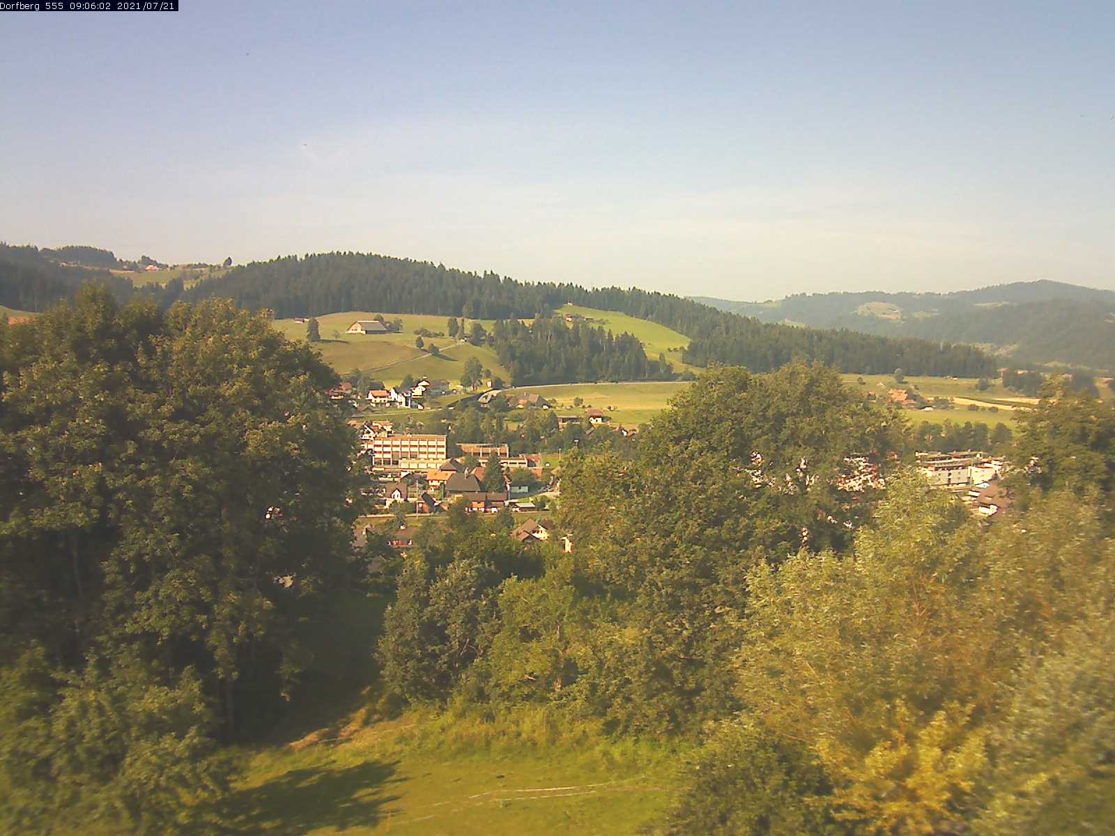 Webcam-Bild: Aussicht vom Dorfberg in Langnau 20210721-090601