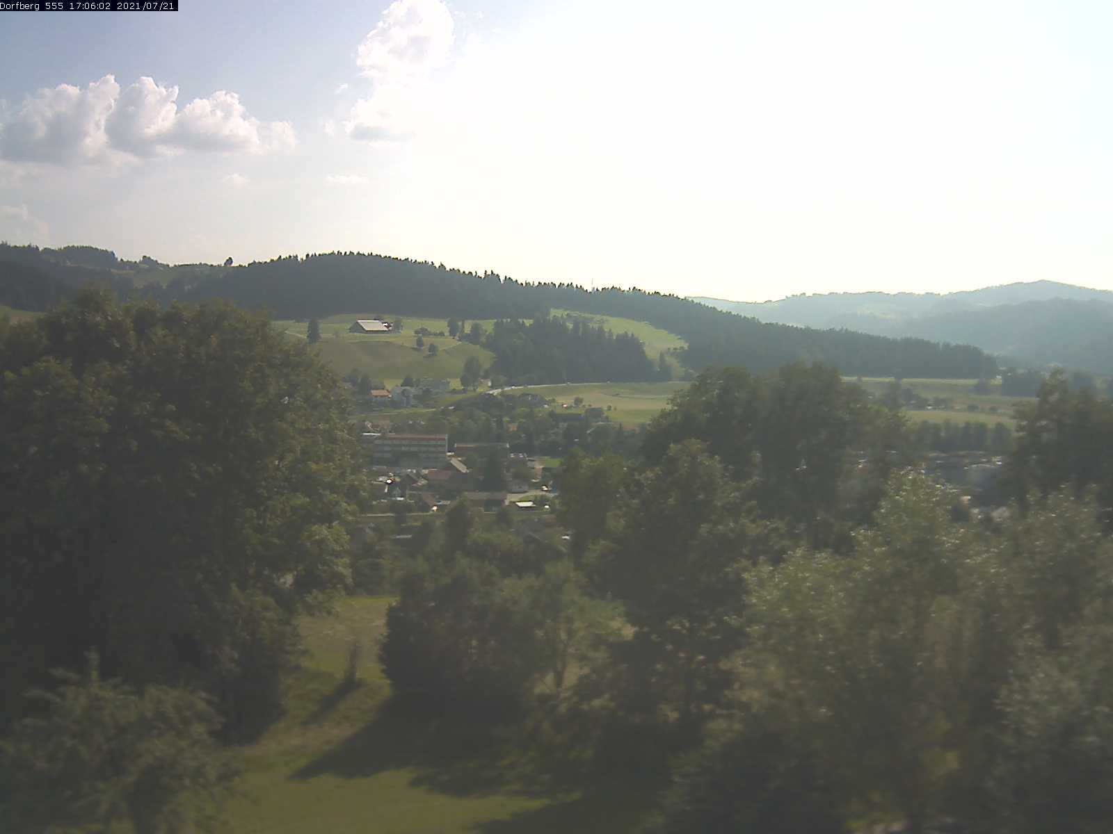 Webcam-Bild: Aussicht vom Dorfberg in Langnau 20210721-170601